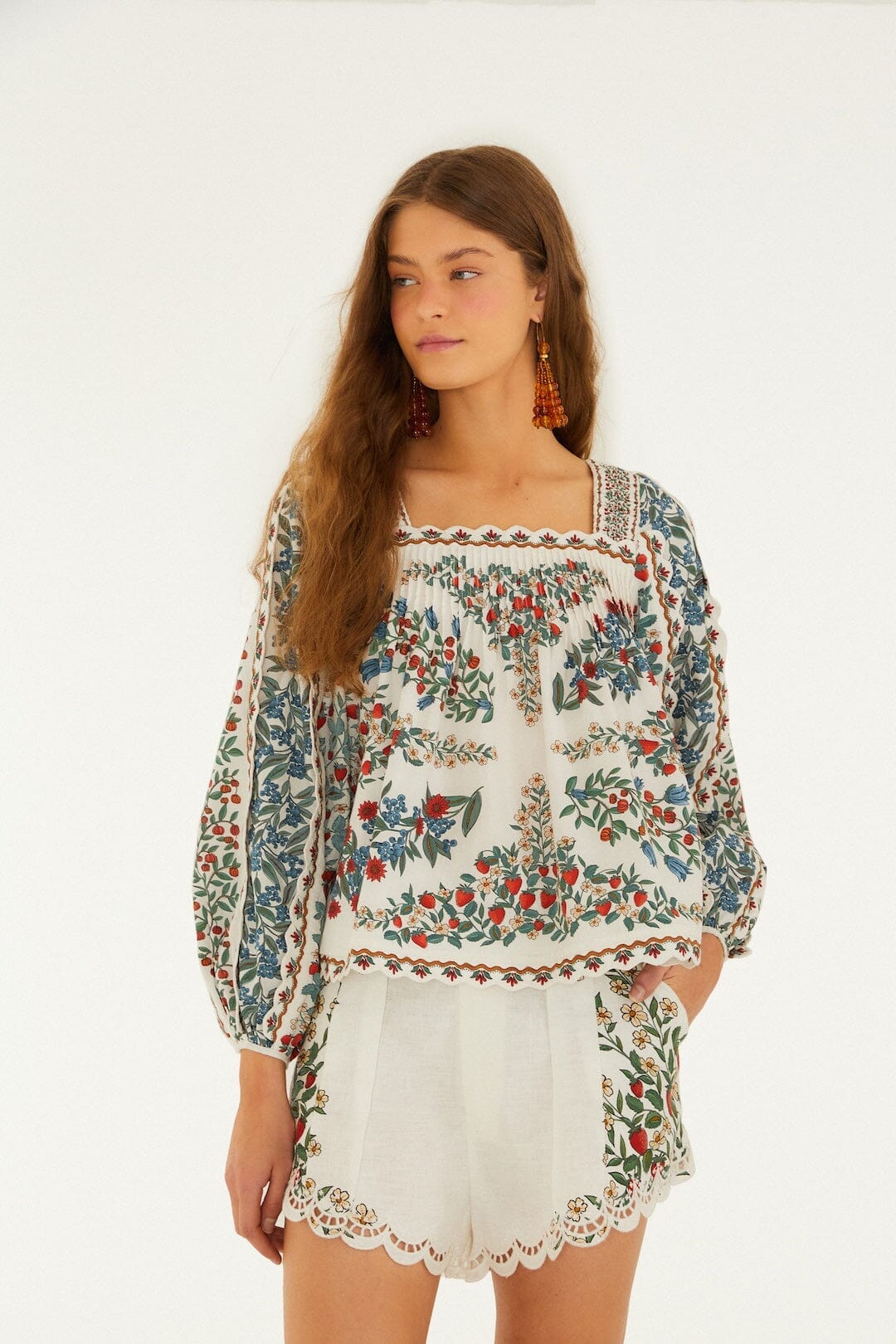 Off-White Fruit Beauty Schal, Langarmbluse aus Bio-Baumwolle