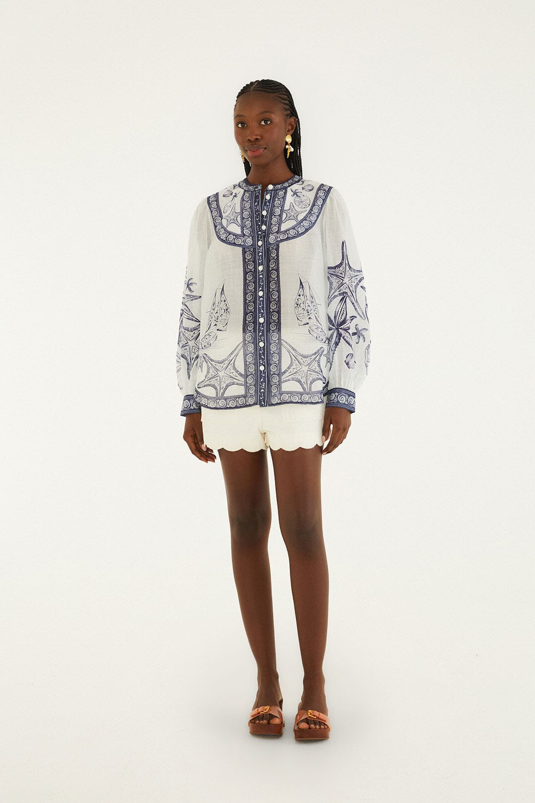 Blusa color blanco roto de manga larga con pañuelo Coast en Farm Rio