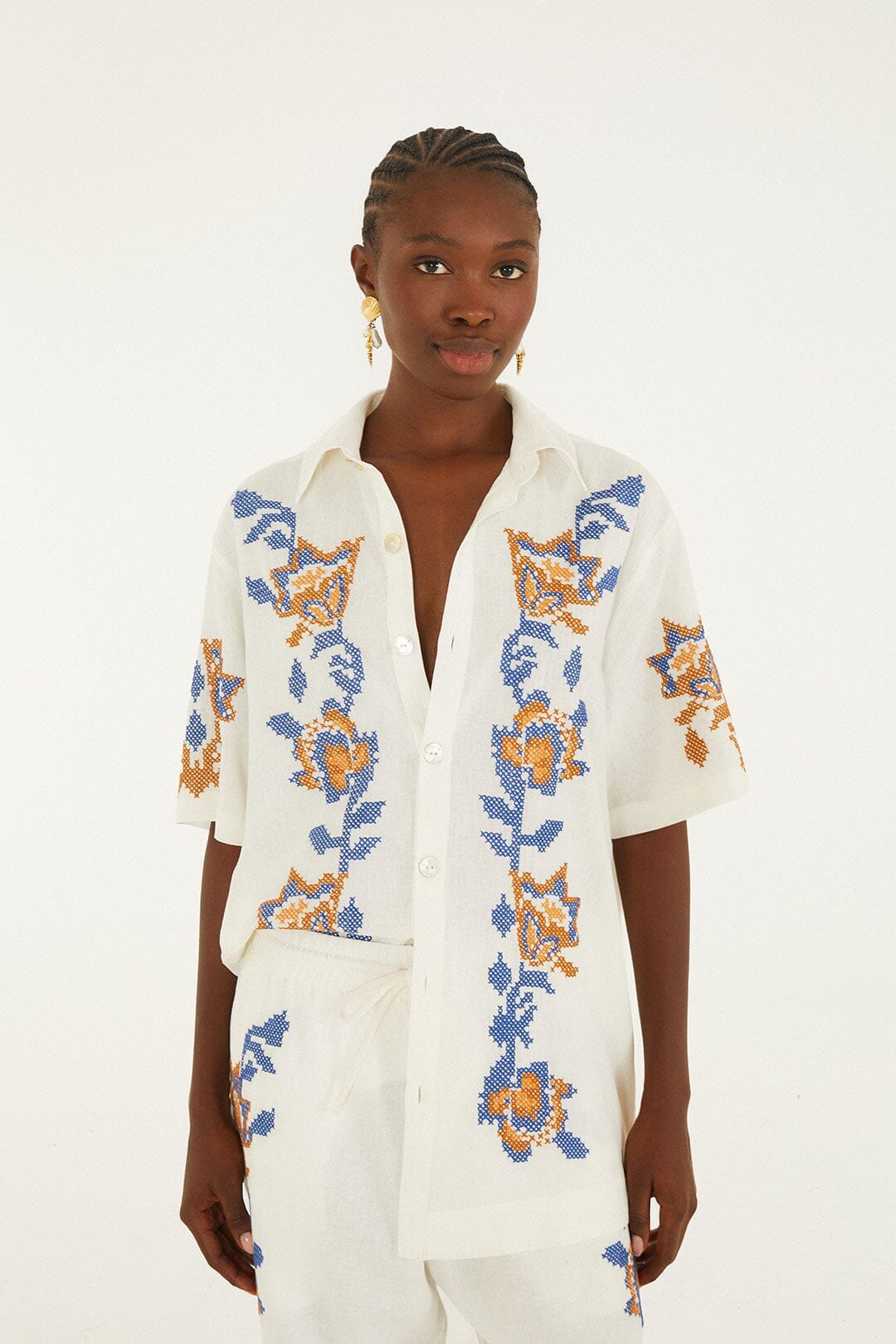 Mica Embroidered Lenzing Ecovero Euroflax Shirt en Farm Rio