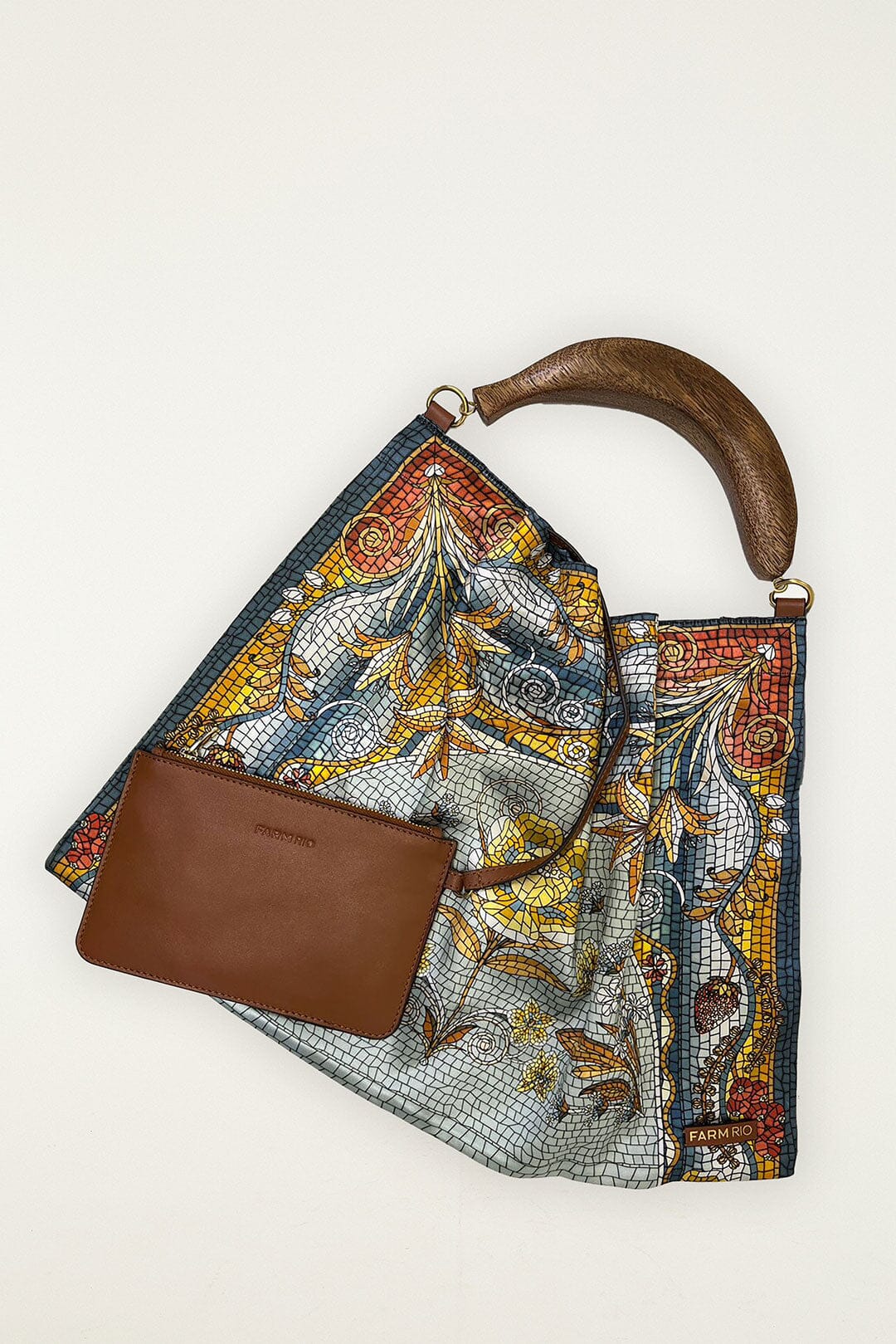 Écharpe multicolore, mini sac