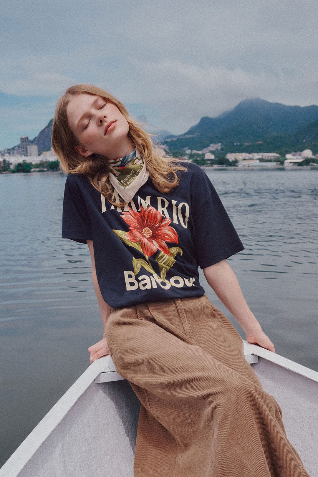 T-Shirt mit Wildblumenmuster, marineblau