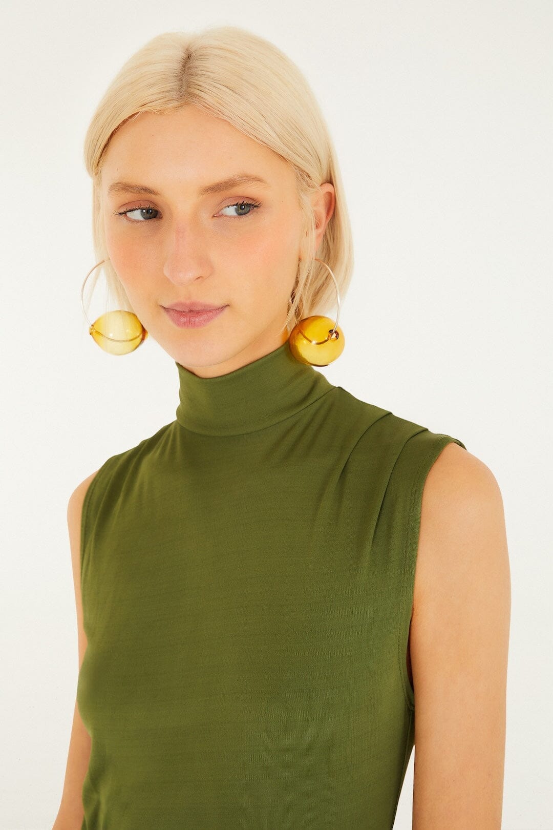 Dunkelgrünes ärmelloses Maxikleid