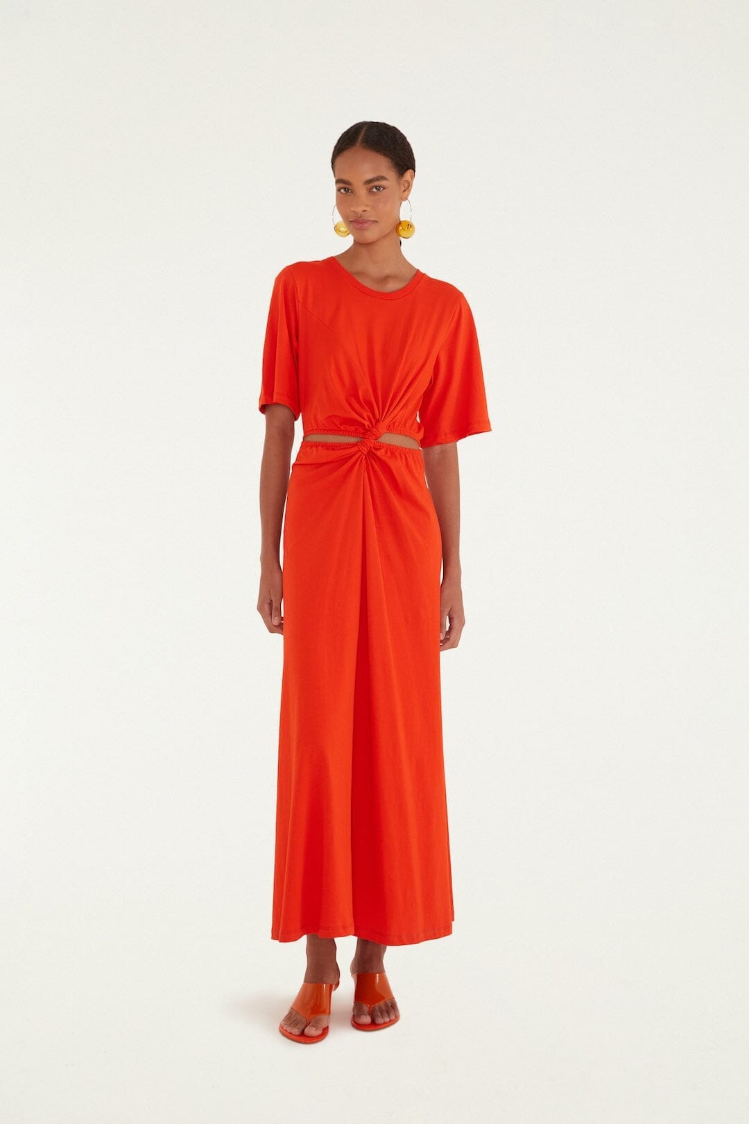 Robe longue rouge en coton biologique ajourée à motif floral artistique