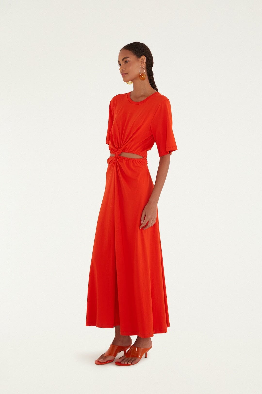 Robe longue rouge en coton biologique ajourée à motif floral artistique