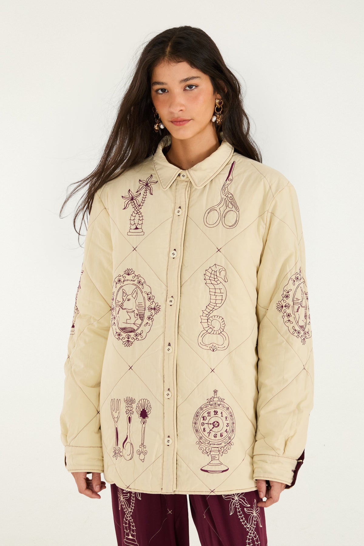 Camisa reversível com bordado de lembranças vintage