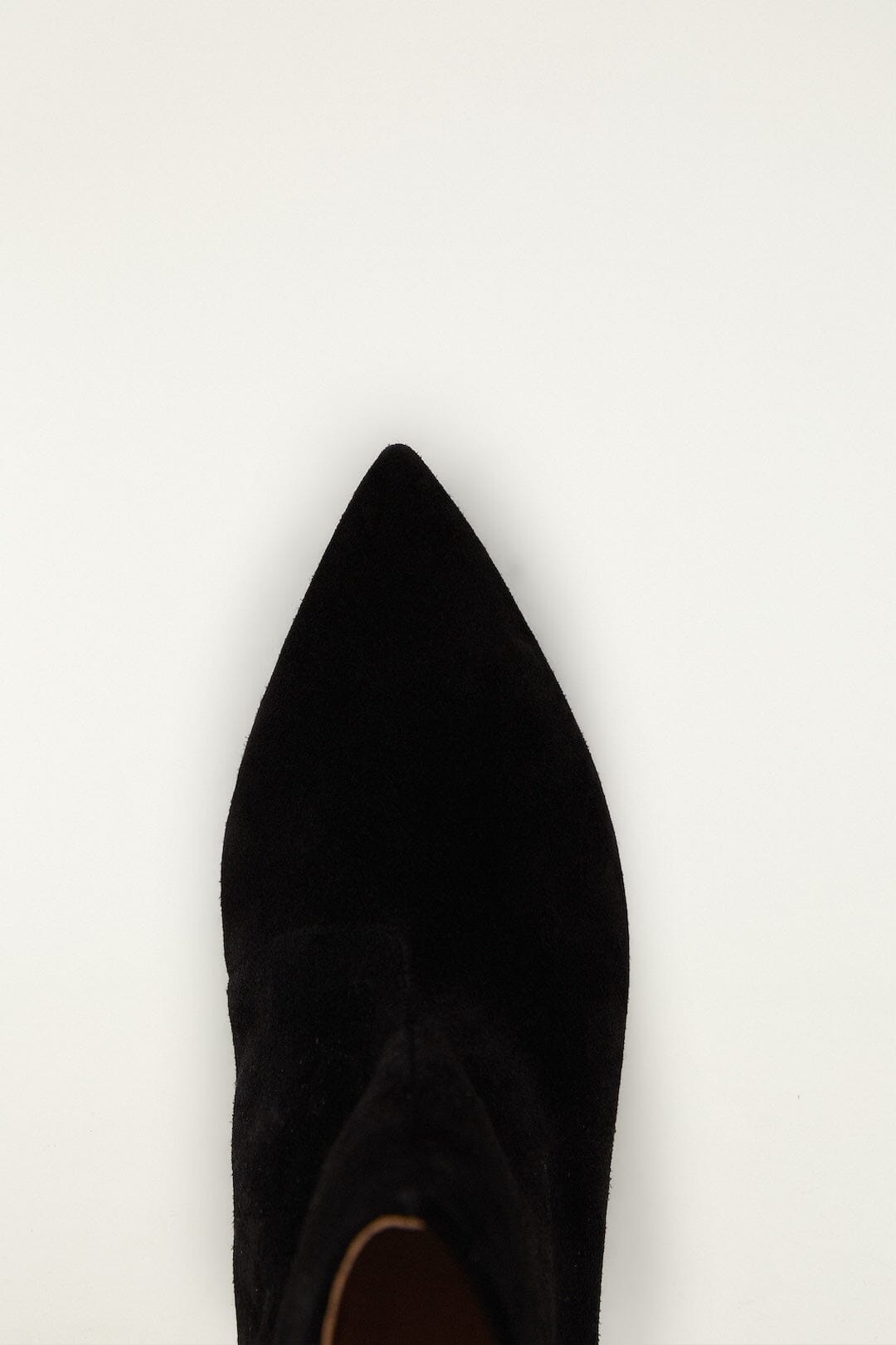 Bottines à talon en daim noir