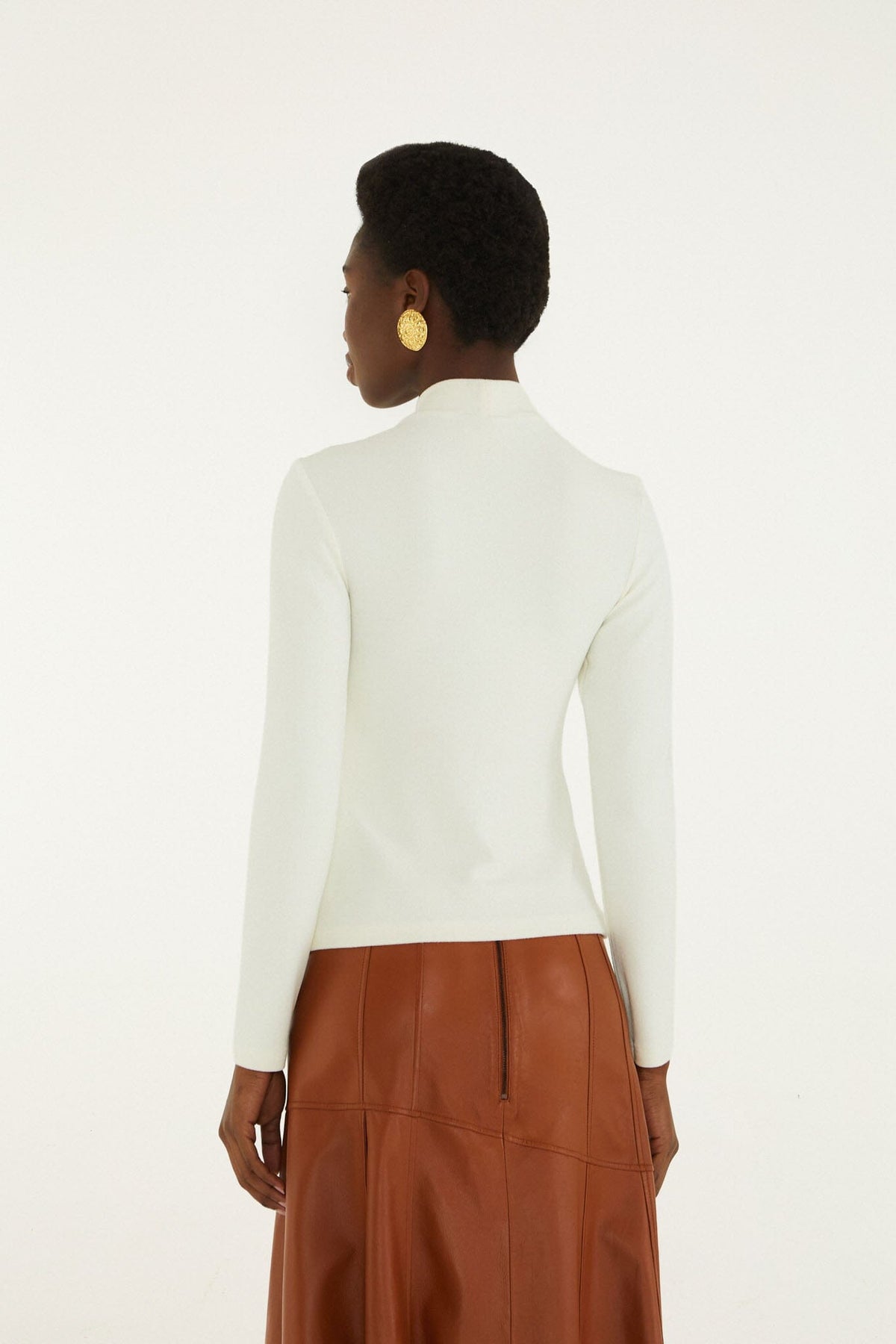 FARM Rio model wearing the 3d Flower Long Sleeve Blouse