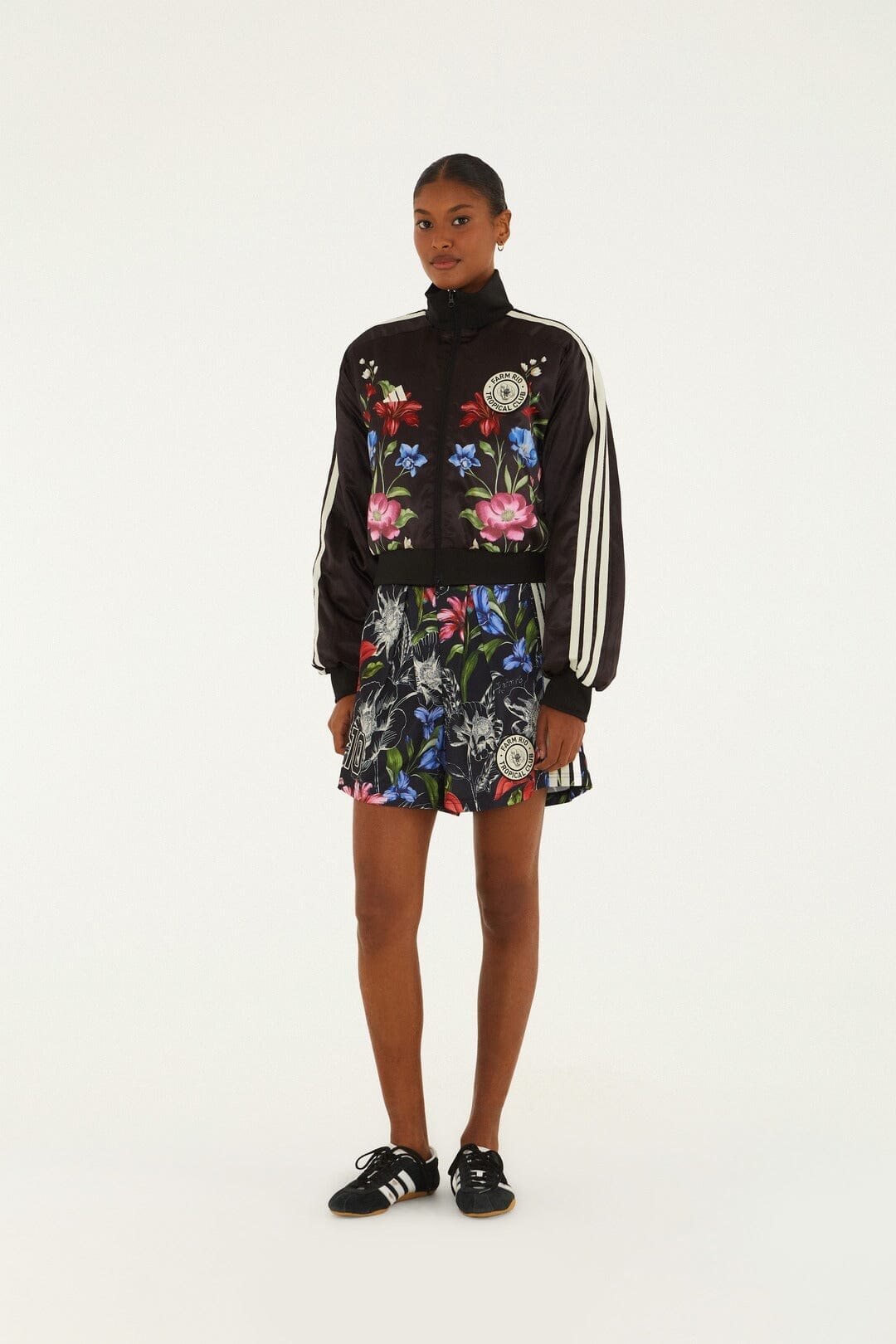 Giacca sportiva Adidas nera con motivo floreale Ainika