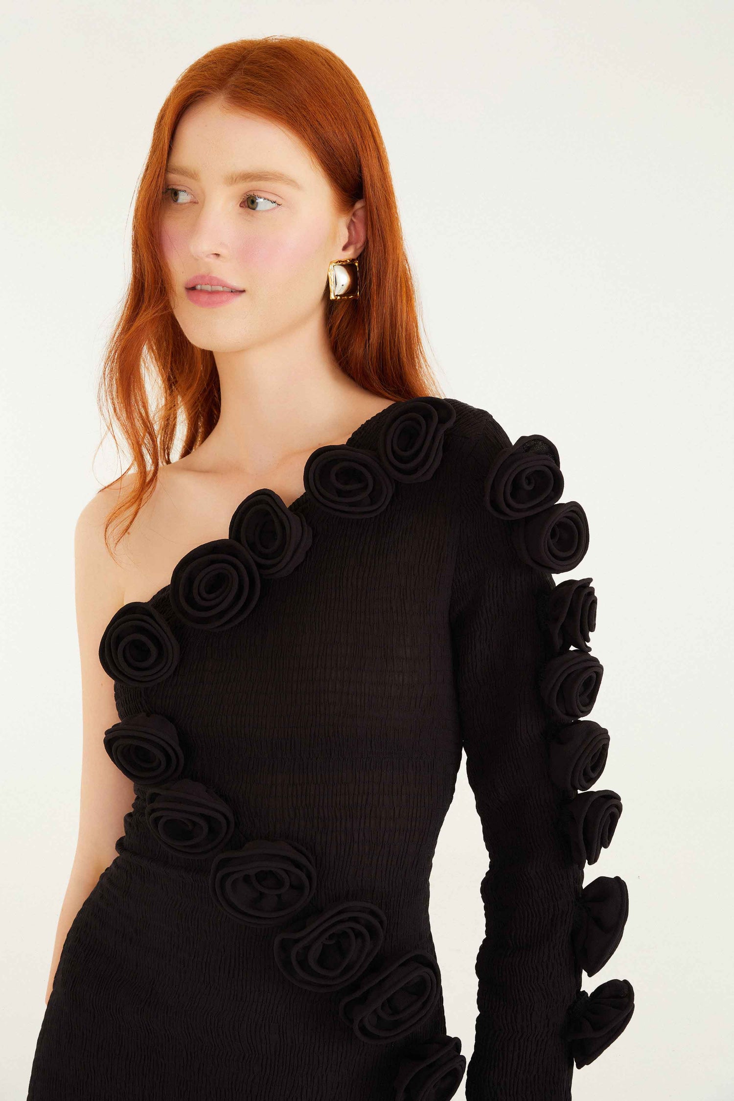 FARM Rio model wearing the Black 3d Rose One-Shoulder Midi Dress