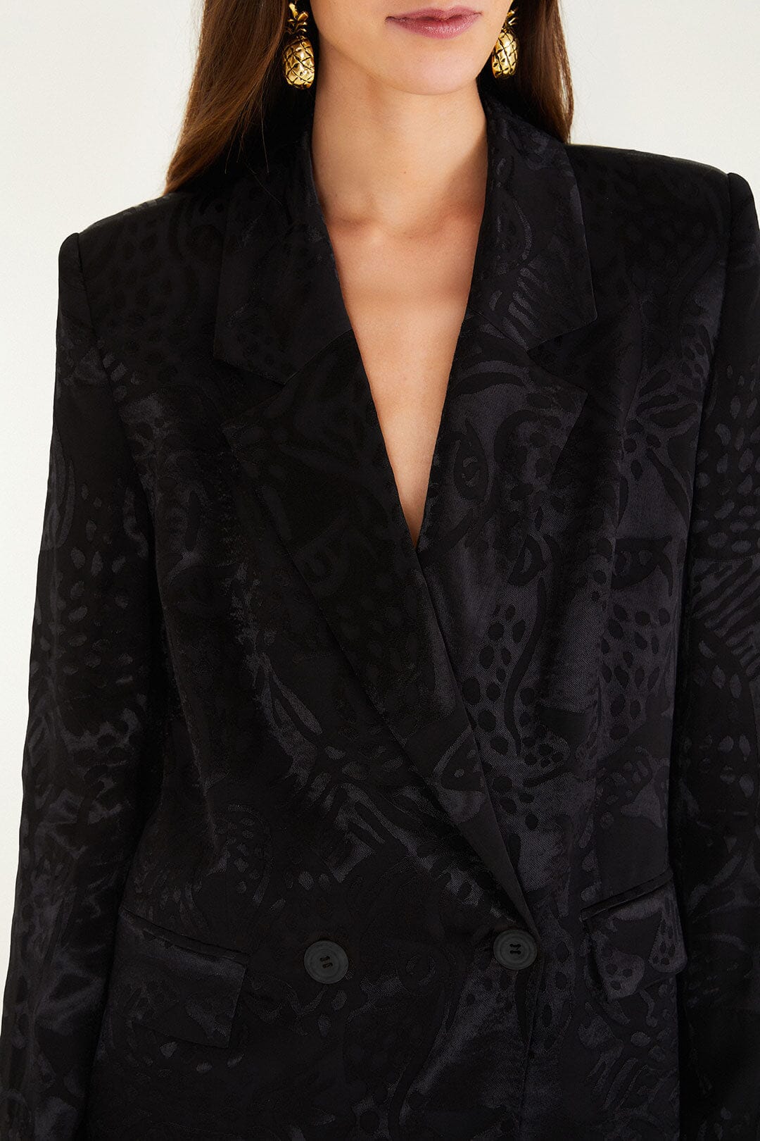 FARM Rio model wearing the Black Leopard Buttoned Jacquard Blazer