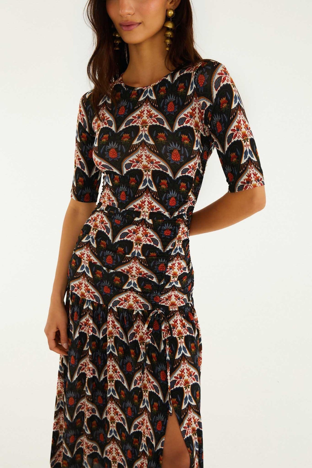 Vestido largo negro entallado de manga larga con pájaros de porcelana