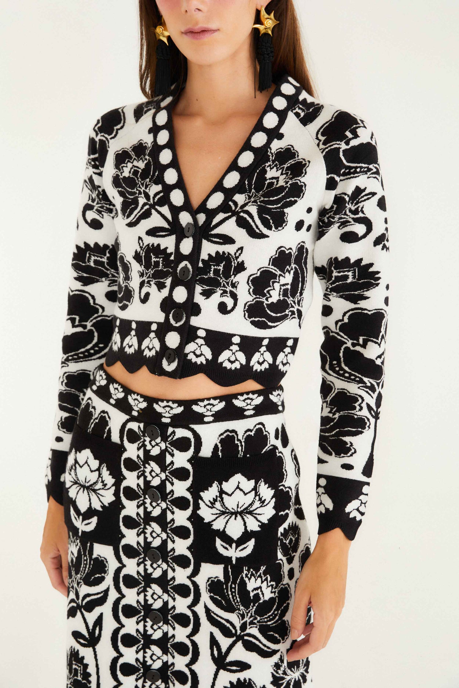 FARM Rio model wearing the Black & White Floral Arabesque Knit Top