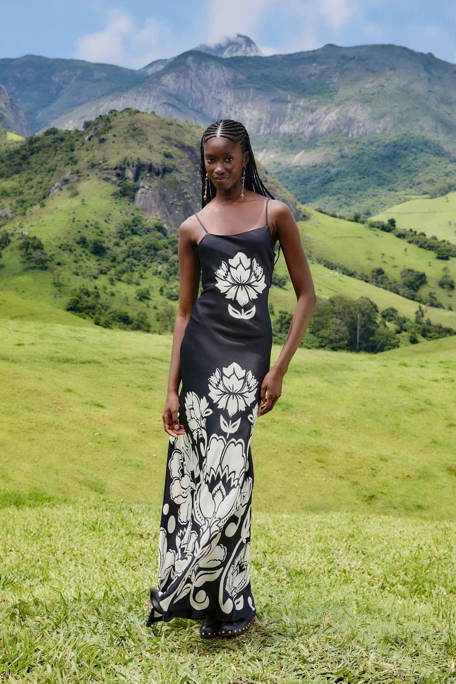 Black & White Floral Arabesque Slip Lenzing Ecovero Viscose Maxi Dress | FARM Rio Black & White Floral Arabesque Slip Lenzing Ecovero Viscose Maxi Dress | FARM Rio