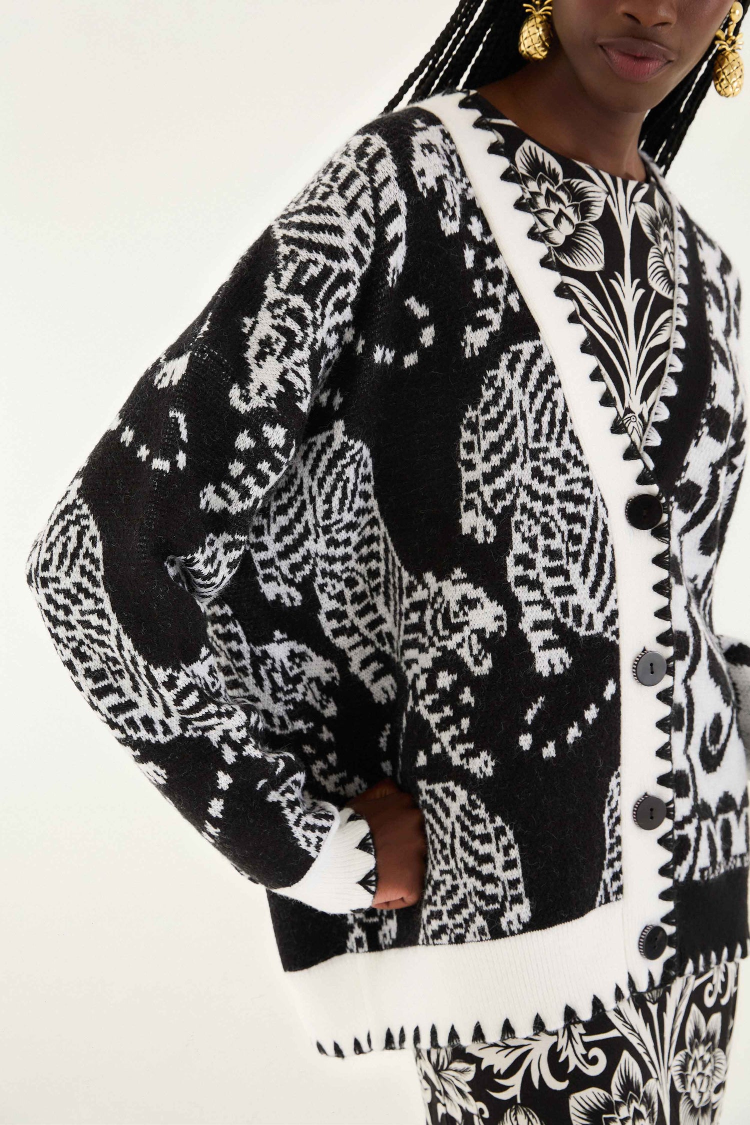 FARM Rio model wearing the Black & White Mixed Striped Tigers Buttoned Knit Cardigan