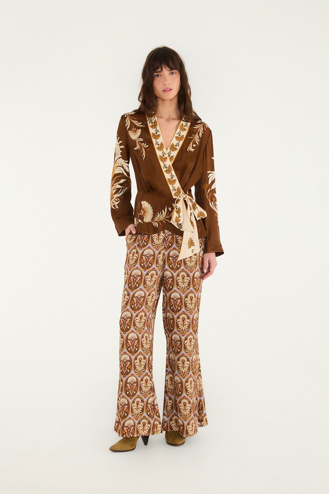 FARM Rio model wearing the Camafeu Long Pants