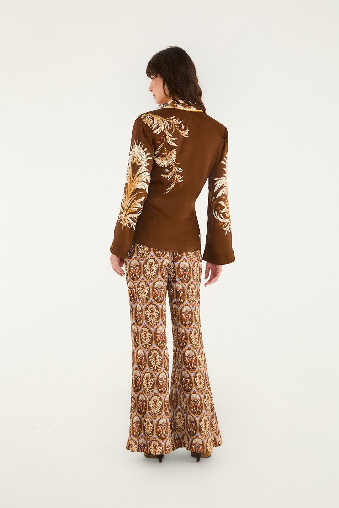 FARM Rio model wearing the Camafeu Long Pants