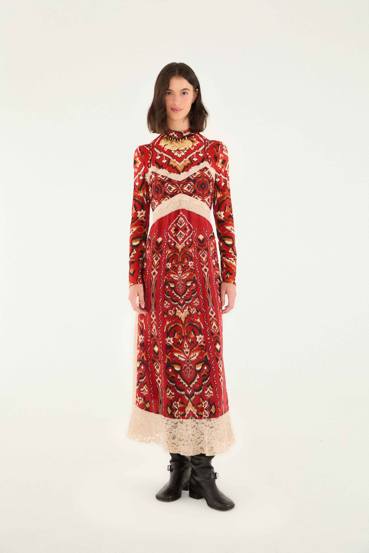 FARM Rio model wearing the Cream Ainika Pineapple Ikat Blouse