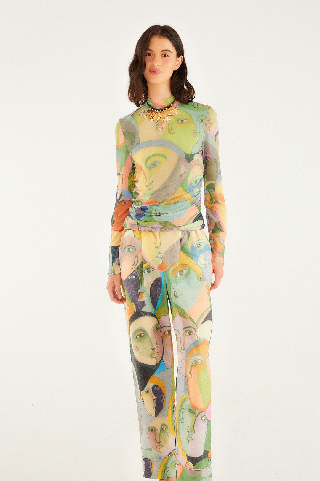 FARM Rio model wearing the Crowded Series Drawing Organic Cotton Pants