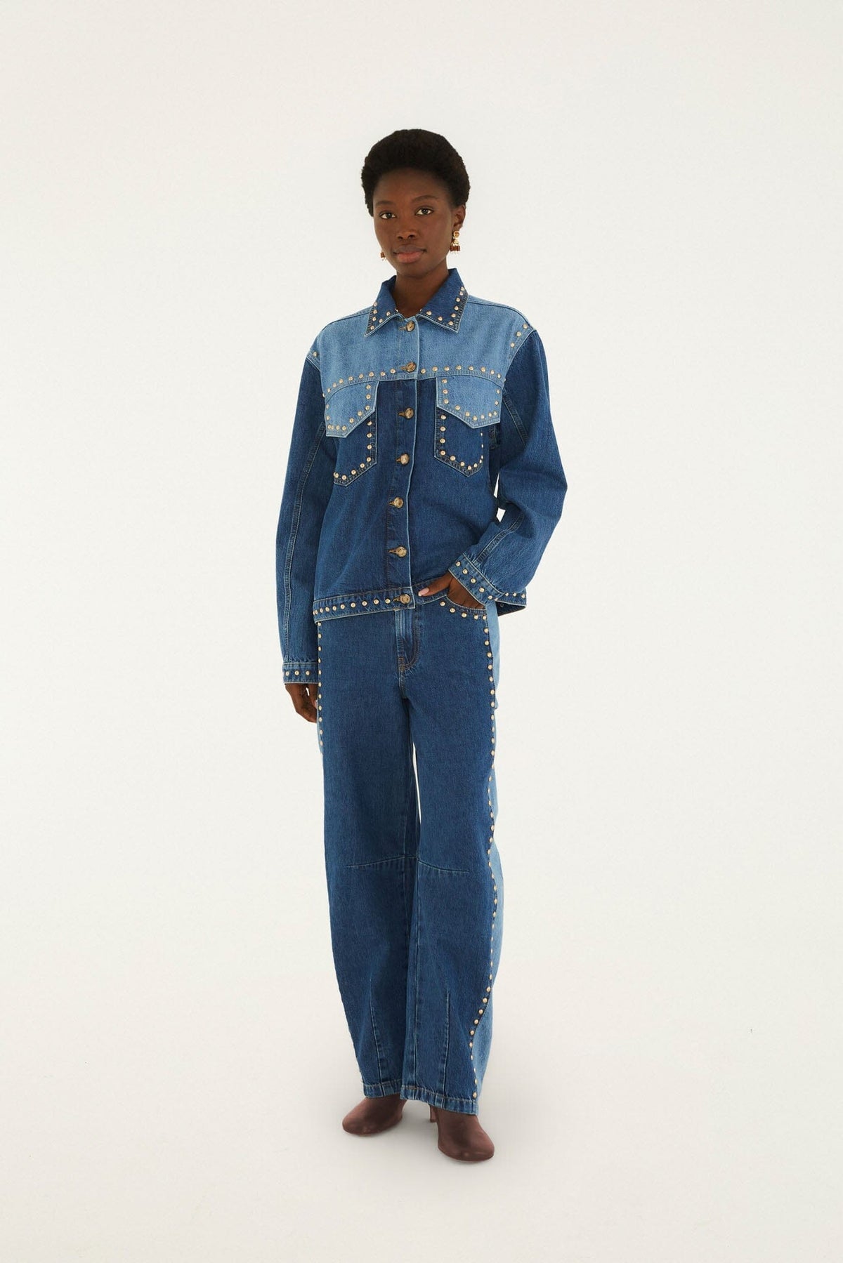 Pantalon en denim Details Studs Metal