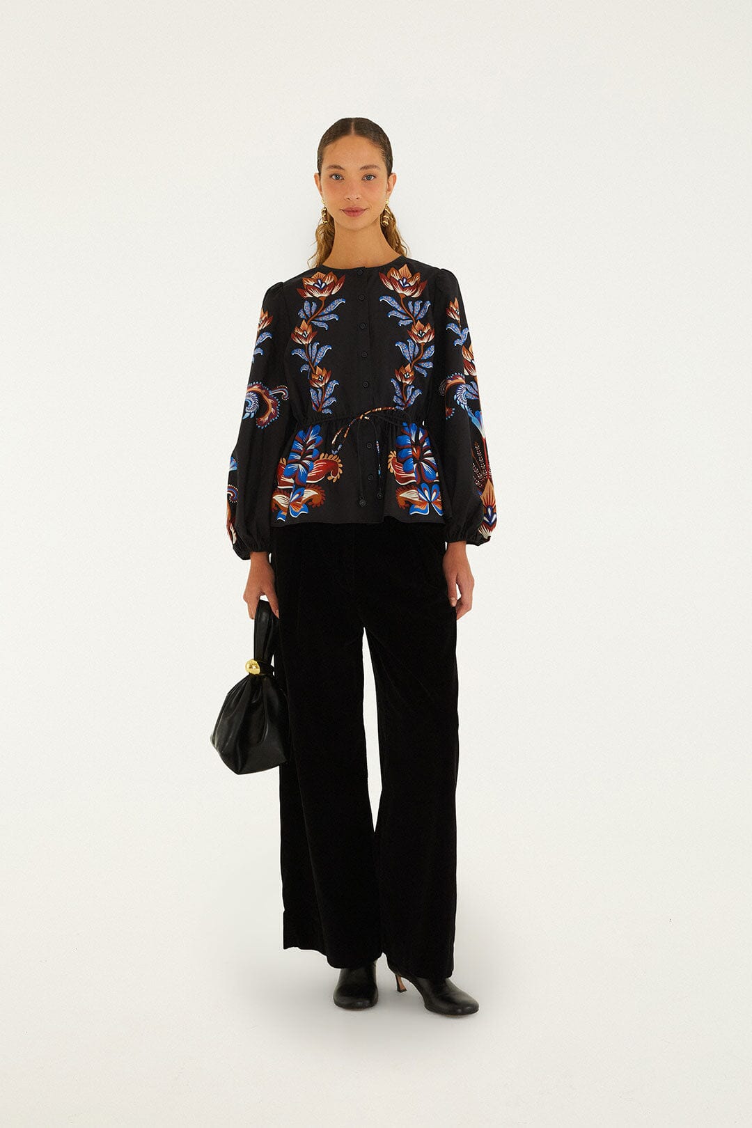 FARM Rio model wearing the Energy Floral Drawstring Buttoned Blouse