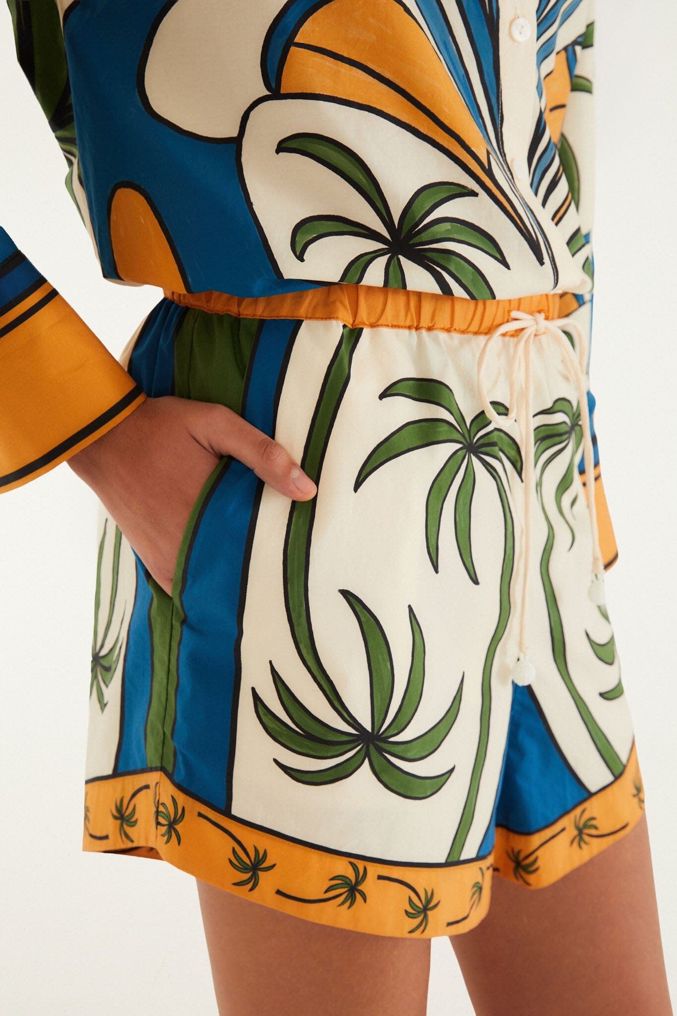 FARM Rio model wearing the Multicolor Tropical Graphic Drawstring Pockets Shorts