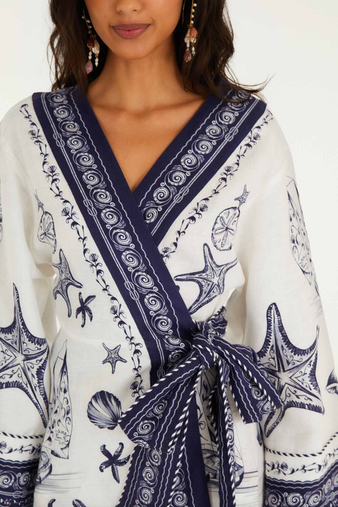 FARM Rio model wearing the Off-White Coast Scarf Euroflax Premium Linen Mini Dress
