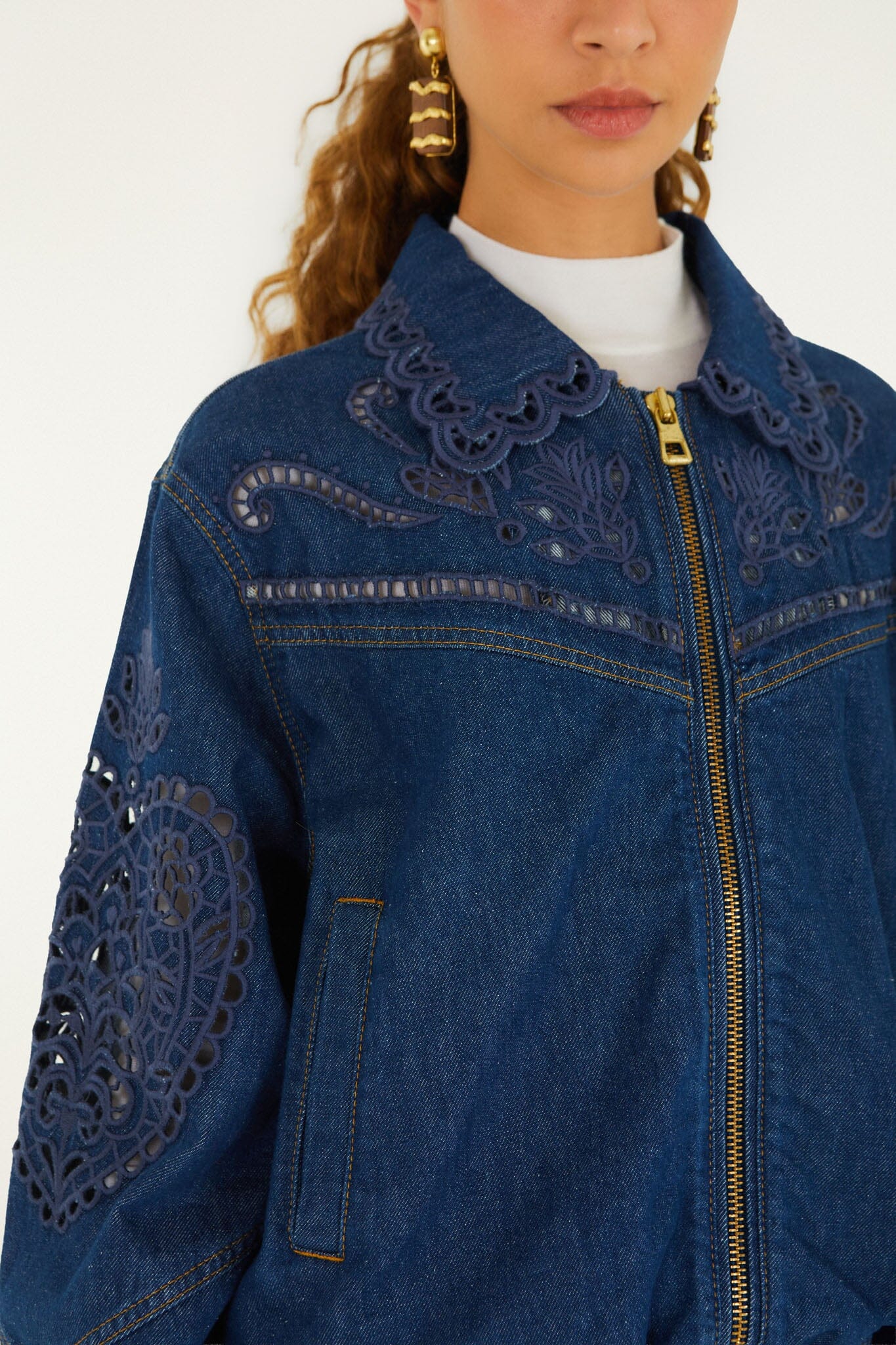 FARM Rio model wearing the Richelieu Heart Full Zipper Denim Jacket