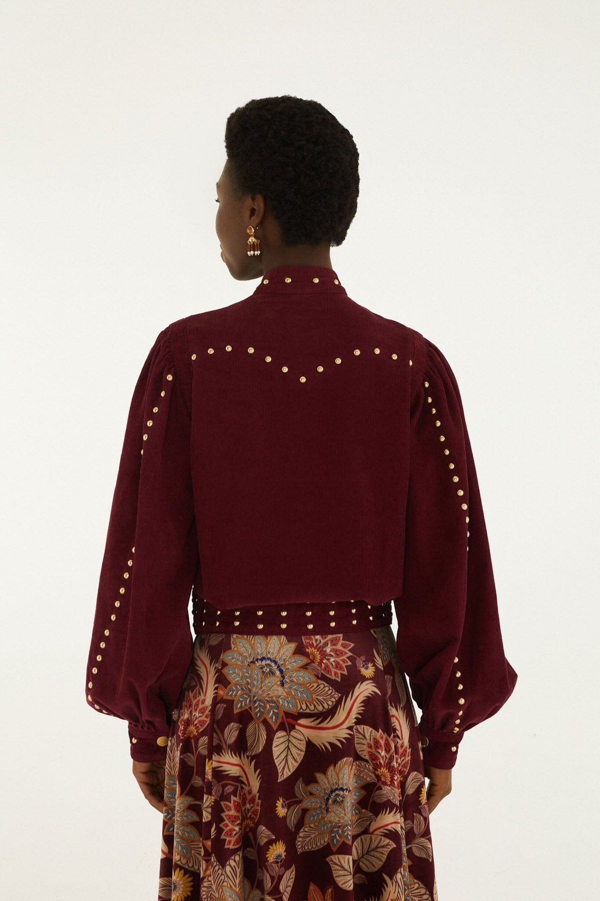 Veste en velours côtelé cloutée