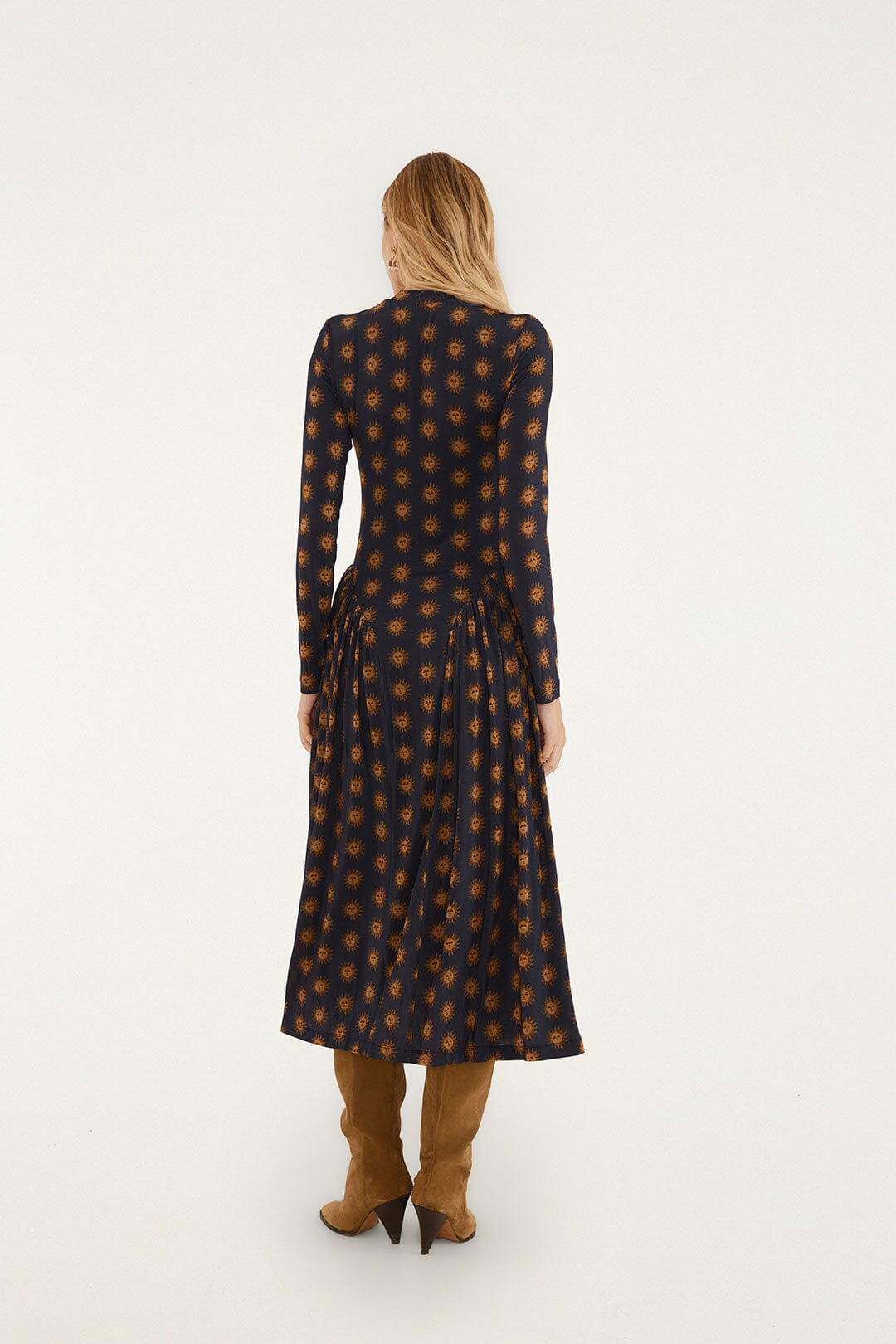 FARM Rio model wearing the Sunny Way Long Sleeve Maxi Dress
