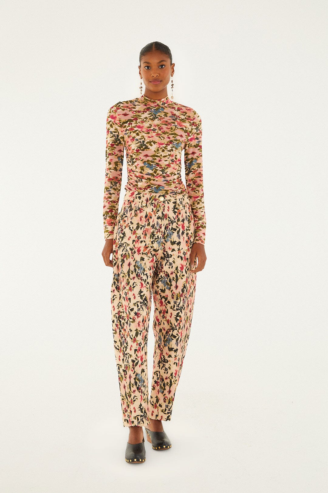 FARM Rio model wearing the Tiny Flowers Pink Canvas Ballon Pants Midi Waist