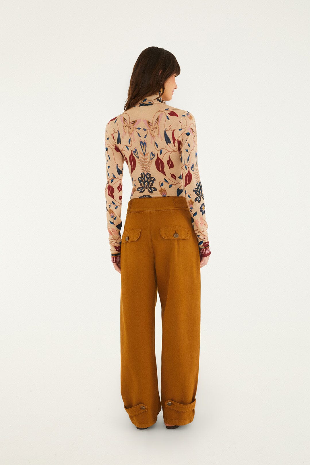 FARM Rio model wearing the Twill Cargo Pants