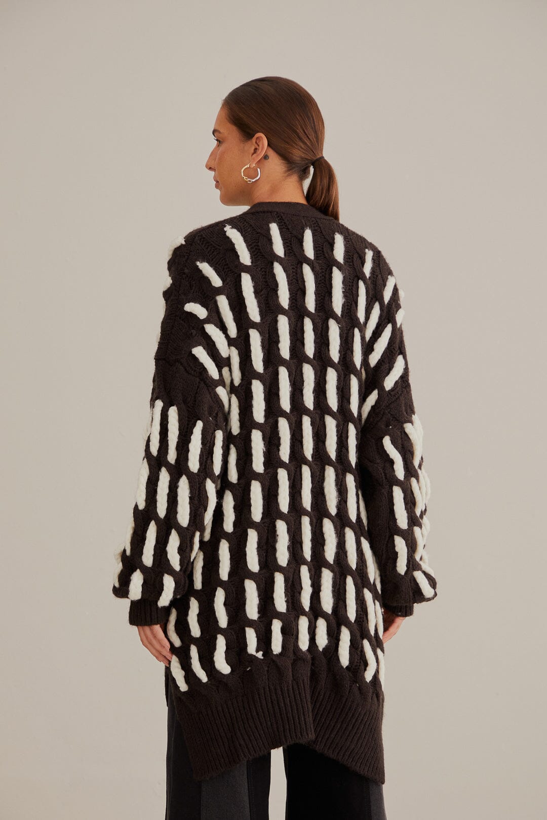Cardigan en tricot texturé noir et blanc