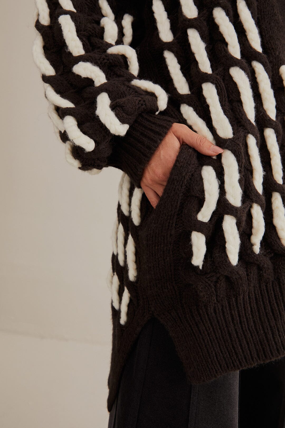 Cardigan en tricot texturé noir et blanc