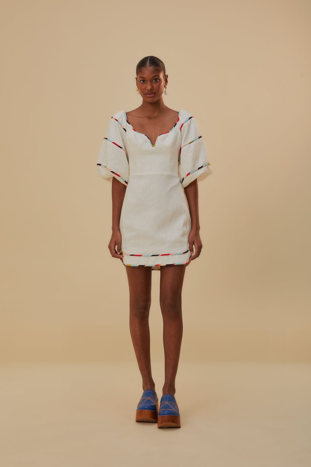 Mini-robe blanche à rayures colorées Euroflax™